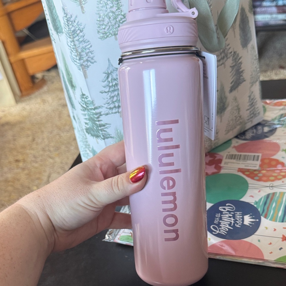 BRAND NEW Lululemon Athletica Pink Water Bottle